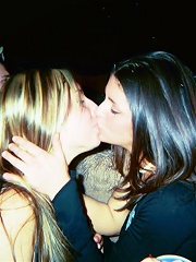 girls kissing megamix 65